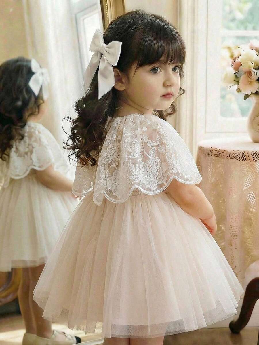 SHEIN 女婴0-3岁春夏优雅公主风碎花网纱泡泡袖粉色连衣裙,适合花园宝宝、花童等各种场合,也可作为幼儿碎花优雅小花裙穿着。 - 白色 - 查看 1