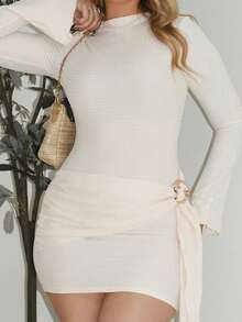 Arliah 收腰极简喇叭袖紧身收腰连衣裙 - 杏色 - 查看 5