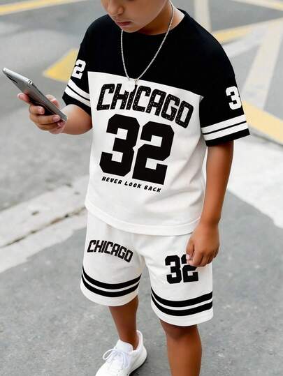男童休闲时尚创意清新简约数字32芝加哥条纹黑白T恤短裤套装，2件套，适合春、夏、秋季日常穿着。