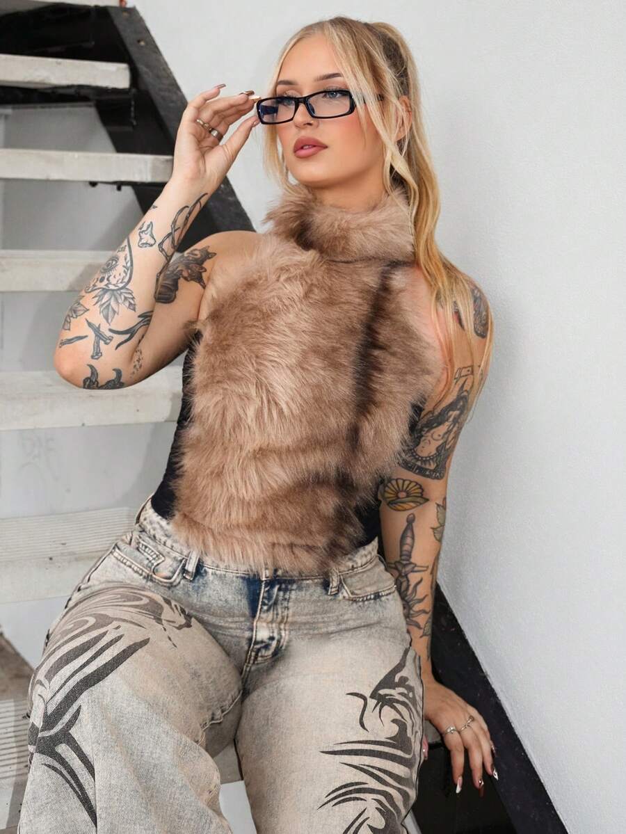 Arliah Y2K 渐变色毛茸茸拼布透视网眼性感紧身吊带背心 - 彩色 - 查看 1