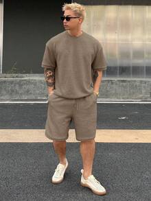 DAZY 男士纯色纹理面料弹力腰带T恤套装，夏季 - 卡其色 - 查看 3