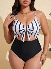 SHEIN Swim Curve 加大码女式连体粉色花卉印花深V领可调节系带简约可爱泳衣，适合海滩和泳池 - 黑與白 - 查看 5