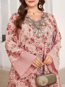 Al Najma 春季花卉印花浪漫加大码女式长袍 - 粉色 - 查看 3