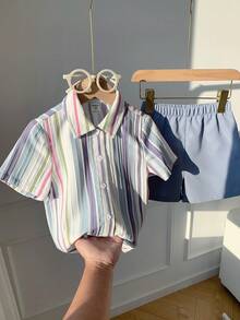 SHEIN 男童休闲杏色 Polo 领短袖开衫衬衫搭配松紧腰短裤套装，采用纹理提花面料，适合居家、外出、上学、旅行和度假穿着。 - 彩色 - 查看 6
