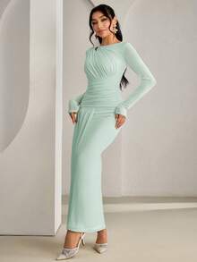 Veilorie Gaun Wanita Lengan Panjang Elegan dengan Leher Asimetris dan Detail Kerut, Warna Polos - Hijau - View 5