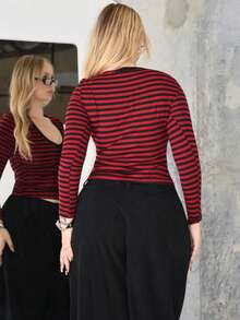 Arliah 女式秋季四季垃圾摇滚日常外出装灰色和黑色条纹针织V领长袖T恤 - 紅色 - 查看 2