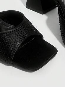 CUCCOO SZL 女鞋 新款简约时尚高跟鞋 配色布艺粗跟 特殊鞋跟 方头 亮片水钻 性感百搭 通勤 节日 春夏 四季 职场 派对 约会 街头时尚 经典凉鞋 优雅女鞋 - 黑色 - 查看 5