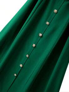 Elenzga Đầm ngắn tay cổ bèo nhún dáng chữ A thắt eo bằng vải thanh lịch dành cho nữ cỡ lớn, thích hợp cho công sở, đi làm, hẹn hò, đi chơi, phong cách cổ điển, lễ tốt nghiệp, ngày lễ, Ngày Valentine, lễ hội âm nhạc, Ngày của Mẹ, Halloween, Lễ Tạ ơn, Lễ Phục sinh, Ngày Quốc khánh, khiêu vũ, hẹn hò, tiệc tùng, đám cưới, hoạt động ngoài trời. Đầm cài nút, đầm midi, đầm xanh cho nữ, đầm thường ngày màu xanh lá cây cho nữ, đầm xanh lá cây kiểu dáng mới nhất cho nữ, đầm nữ trang phục trang trọng. - Màu xanh lá cây đậm - Xem 5