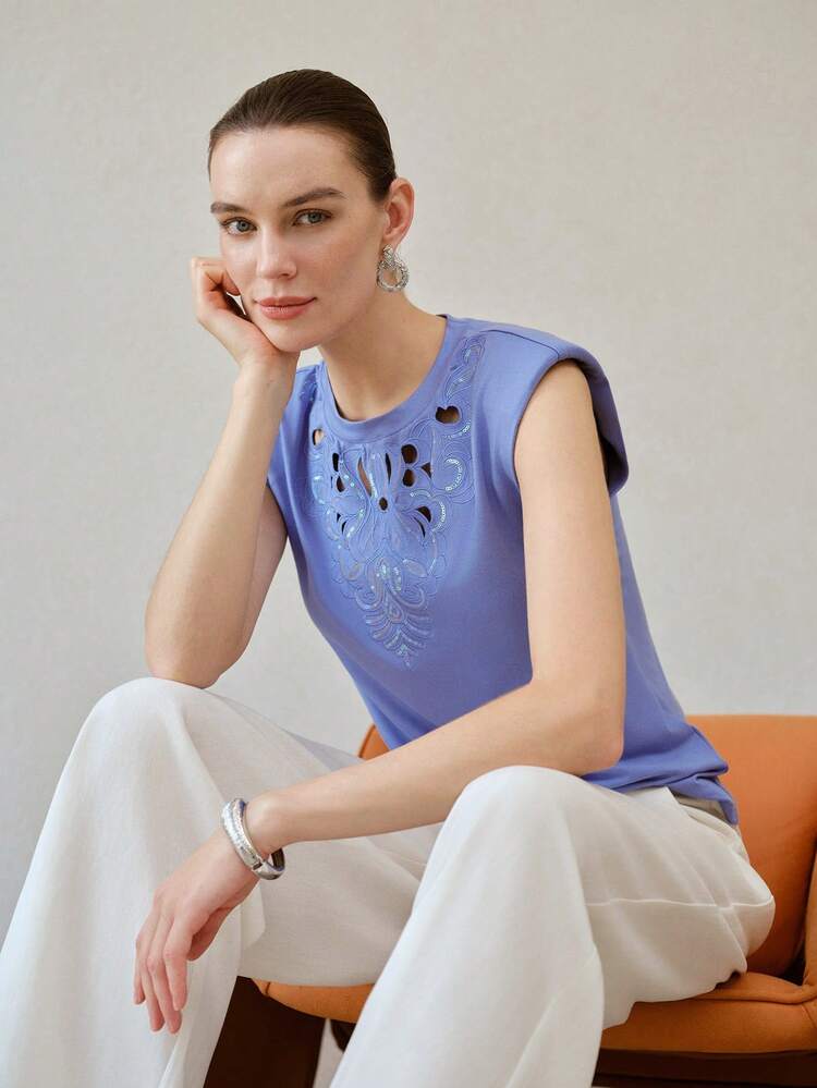 SEQUIN DETAIL CUT OUT EMBROIDERY T-SHIRT