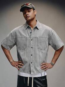 Manfinity Homme Camisa casual de manga corta de mezclilla gris holgada con rayas, moda callejera para hombres - Gris - Ver 5