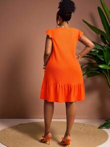 Truni Robe d'été décontractée pour femmes grandes tailles, convient pour les festivals de musique, Pâques, le style occidental, les anniversaires, les remises de diplômes, le port quotidien des étudiantes. Polyvalente et pratique, pour les vacances décontractées, les croisières, la plage, le bronzage, la détente. Tissu texturé, silhouette ample en A, décoration de boutons. Robe de plage orange, robe d'été orange, tenue de vacances, manches à volants, ourlet à volants, robe boutonnée devant, robe d'été grande taille, robe boutonnée, robe évasée, robe d'été pour morphologie en poire et triangle - Orange - Voir 3