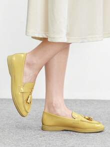 CUCCOO BIZCHIC Zapatillas deportivas planas de estilo casual y sin cordones para mujer, zapatos de primavera para vacaciones de primavera y Pascua - Mostaza Amarilla - Ver 4