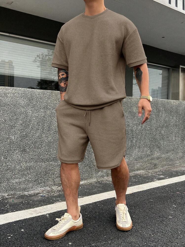 Men's Solid Color Textured Fabric Elastic Waist T-Shirt Set, Summer