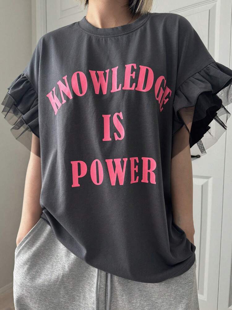 FRIFUL レディース ラウンドネック ノースリーブ メッシュパッチワーク ルーズTシャツ、ブライトカラーのレタープリントとフリルトリミングのグラフィックTシャツ - ブラック - 見る 8
