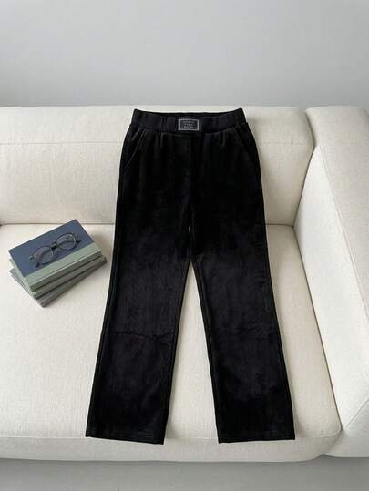 Pantalón de pierna recta para mujer, casual y elegante, tela tipo pana de algodón y poliéster, bolsillos funcionales, ajuste de cintura natural con resorte, textura lisa con ligero acanalado. Interior fresco y ligero, ideal para cualquier temporada del año.