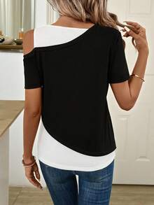 Easowa 女士夏季不对称领口镂空肩部撞色拼接休闲度假短袖 T 恤 - 黑與白 - 查看 2