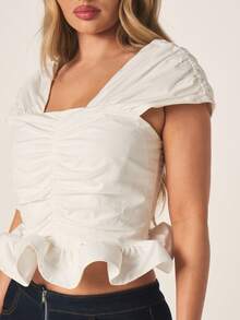 MISSGUIDED Women's Draped Off Shoulder Short Sleeve Ruffle Hem Gathered Poplin Blouse With Sweetheart Neckline - White - View 2