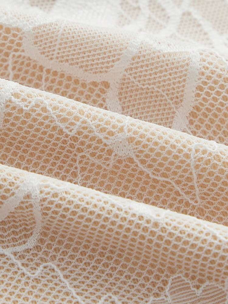 Spitzen-Camisole-Top mit kontrastierender Satinschleife im französischen Frühlings-/Sommerstil