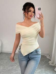 SHEIN PETITE 女士纯色褶皱露肩不对称下摆短袖T恤 - 杏色 - 查看 5