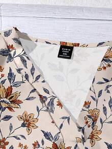 EMERY ROSE 女士休闲简约衬衫，适合夏季穿着，时尚百搭，印花衬衫，夏季印花上衣，女士印花衬衫，V领印花衬衫，休闲百搭。 - 卡其色 - 查看 5