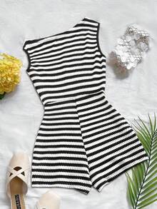 GlowEve 女士夏季新款休闲度假套装，适合派对、约会、海滩、邮轮、嘉年华、复活节、简约日常穿着，不对称肩部设计，收腰剪裁，黑白条纹连体衣 - 黑與白 - 查看 2
