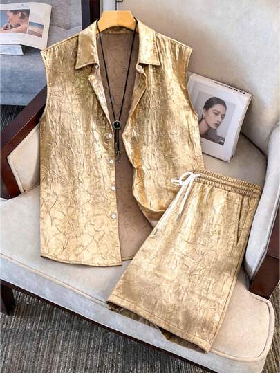 Manfinity Joysei Men's Textured Shirt Set, Sleeveless Collared Shirt + Drawstring Shorts, Shiny Gold Outfit, Suitable For Daily Wear
