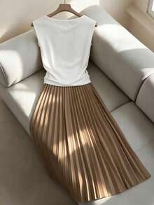 GlowEve 女士方领无袖白色上衣和棕色百褶裙优雅两件套 - 彩色 - 查看 6