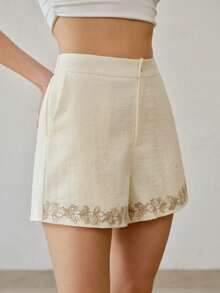 MOTF PREMIUM 女士杏色亚麻质感花卉刺绣优雅通勤短裤 - 杏色 - 查看 5