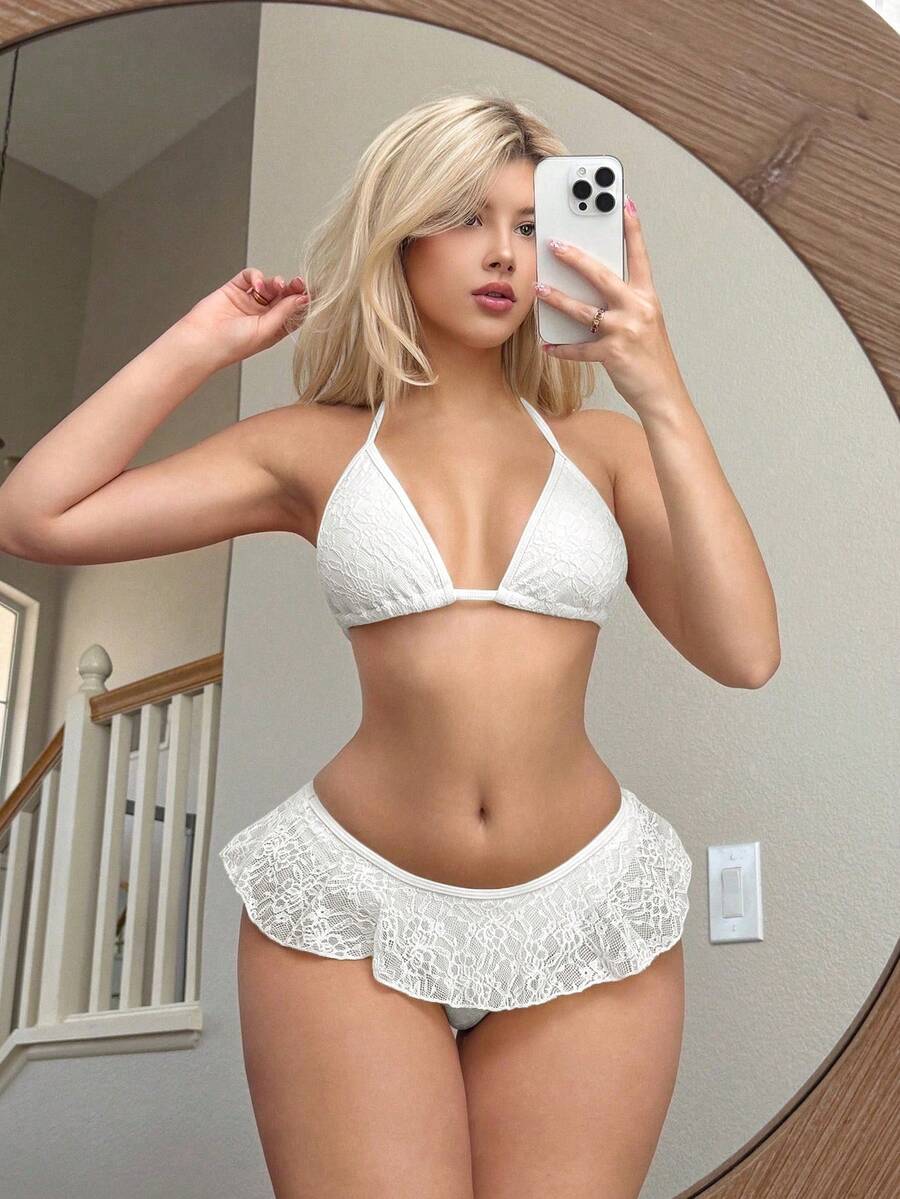 Swim Mod Bộ bikini 2 mảnh màu trơn tối giản, gợi cảm, gồm áo croptop hai dây buộc cổ và bikini tam giác viền bèo nhún. - trắng - Xem 1