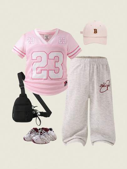 SHEIN 2 piezas Conjunto de camiseta de manga corta con cuello en V blanco y contraste con estampado de número rosa para bebé y niña pequeña, y pantalones con estampado floral gris, adecuado para uso diario, eventos deportivos y estilo callejero