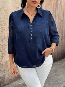 EMERY ROSE Áo kiểu nữ cỡ lớn màu trơn chất liệu chiffon jacquard cổ chữ V tay lửng 3/4 có cúc cài trang trí, kiểu dáng thường ngày. - Màu xanh hải quân - Xem 5