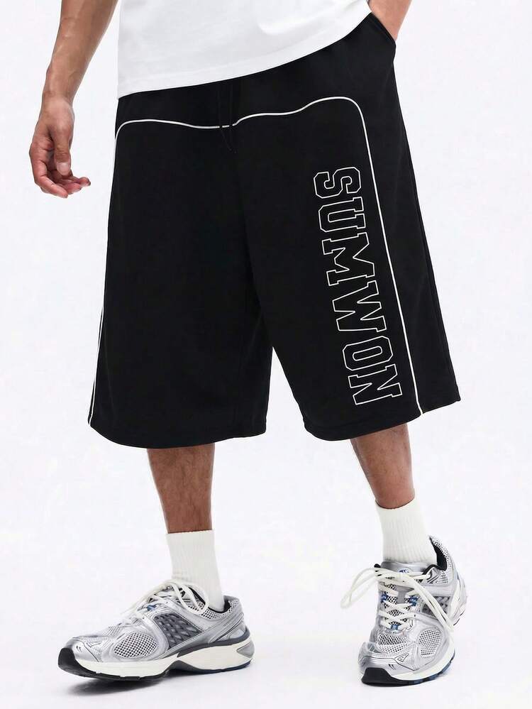 縦型ロゴプリントのカジュアルショートパンツ