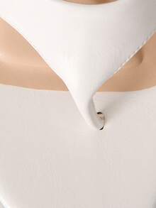 Nöista 这款别致的白色坡跟人字拖凉鞋，采用简洁的极简主义绑带和增高鞋底，为夏季婚礼宾客、开斋节派对或清新春日造型带来精致优雅的风格。 - 白色 - 查看 8