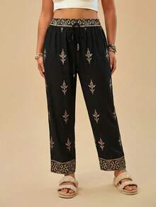 Travachic 大码度假风白色条纹荷叶边腰部直筒七分裤，休闲波西米亚风长裤 - 黑色 - 查看 3