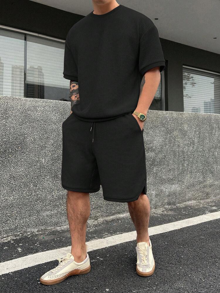 Men's Solid Color Textured Fabric Elastic Waist Black T-Shirt Set, Summer