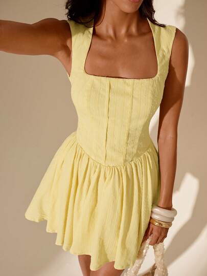SHEIN Women's Yellow Jacquard Woven Cotton Sleeveless Open Back Detachable Bow Maxi Dress, Women's Pastoral Romantic Vacation Fashionable Retro Versatile Dress, Women's Elegant Date Valentine's Day Party Versatile Dress Pale Yellow Sleeveless Square Neck Fit-And-Flare Mini Dress Dress Wedding Guest Pale Yellow Modest Mini Dress Elegant High Waist Flared Mini Silhouette Form-Fitting Modest Party Dress Spring Break Modest Casual Outfit Date Night Modest Mini Dress Garden Party Modest Flared Dress Beach