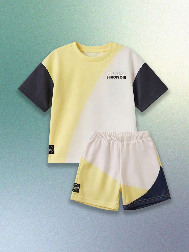 Set aus farblich abgesetztem T-Shirt und Shorts