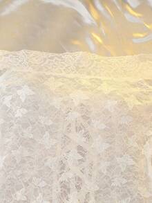 DelicateAllure 2 件蕾丝拼布交叉带露肩性感内衣套装：睡袍 + 丁字裤 - 白色 - 查看 4