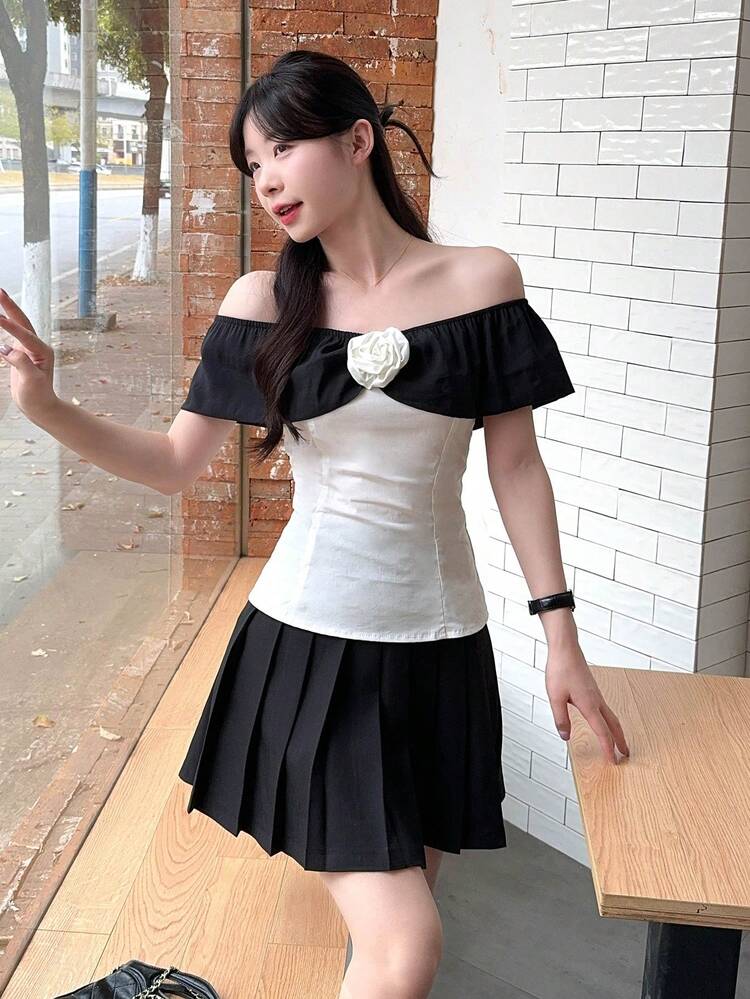 Women's Contrast Color Off-Shoulder Floral Top