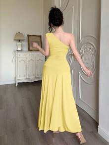 Modelyn Solid Color Sleeveless Ruched Fitted Dress For Women - Yellow - View 3