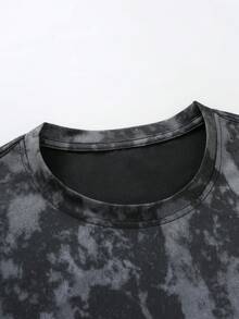 Manfinity LEGND Men's Vintage Mask Letter Street Print Washed Short Sleeve T-Shirt - Black - View 4