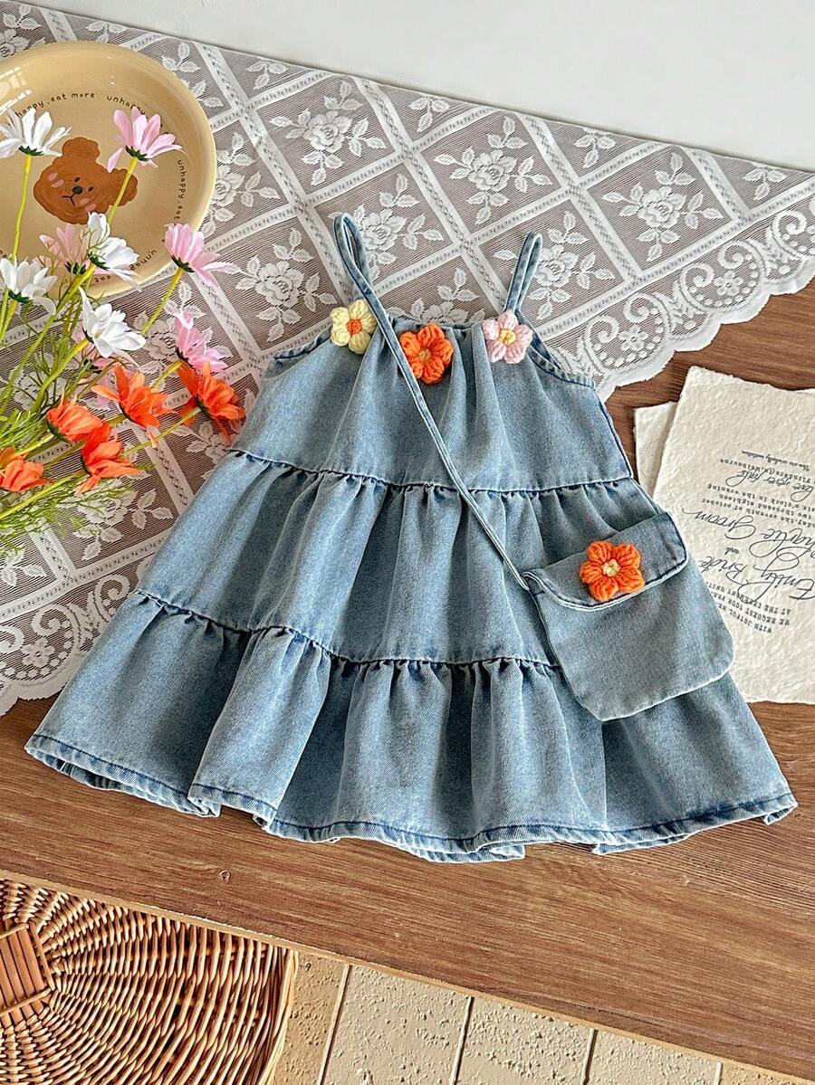 SHEIN 女嬰時尚休閒 3D 花朵裝飾牛仔無袖洋裝與包包套裝,適合春/夏、室內、戶外、旅行、海灘、日常穿著 - 彩色 - 查看 1
