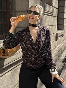 MainGRL 女士春夏度假青春活力套装，棕色底蓝色波点荷叶边领雪纺衬衫，适合度假、日常穿着、浪漫约会等场合。 - 棕色 - 查看 5