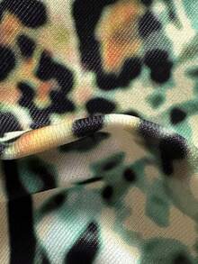 Swim Vcay 随机蛇纹印花三角无钢圈吊带比基尼上衣和侧系带比基尼下装套装，女士夏季海滩度假 - 綠色 - 查看 7