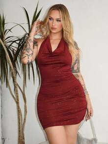 Arliah 女士新款性感露背褶饰腰部修身闪亮裹身裙，适合日常通勤、毕业典礼、独立日派对 - 酒紅色 - 查看 1