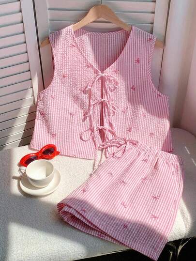 SHEIN EZwear 2026SSpring And SummerPlus Size Women Striped Bow Print Round Neck Drawstring Front Sleeveless Top And Shorts Casual OutfitOutdoor Clothing, Back To School,  Clothing, Beach Vacation Clothing, Summer Outfits,2000s Style,Summer,Spring,Y2k,Easter,Vacation,Festival,Holiday,St Patricks Day,Beachwear