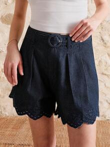 lacRébo 高腰系带深色牛仔短裤，饰有刺绣扇形边边，春夏款 - 深色水洗藍 - 查看 5