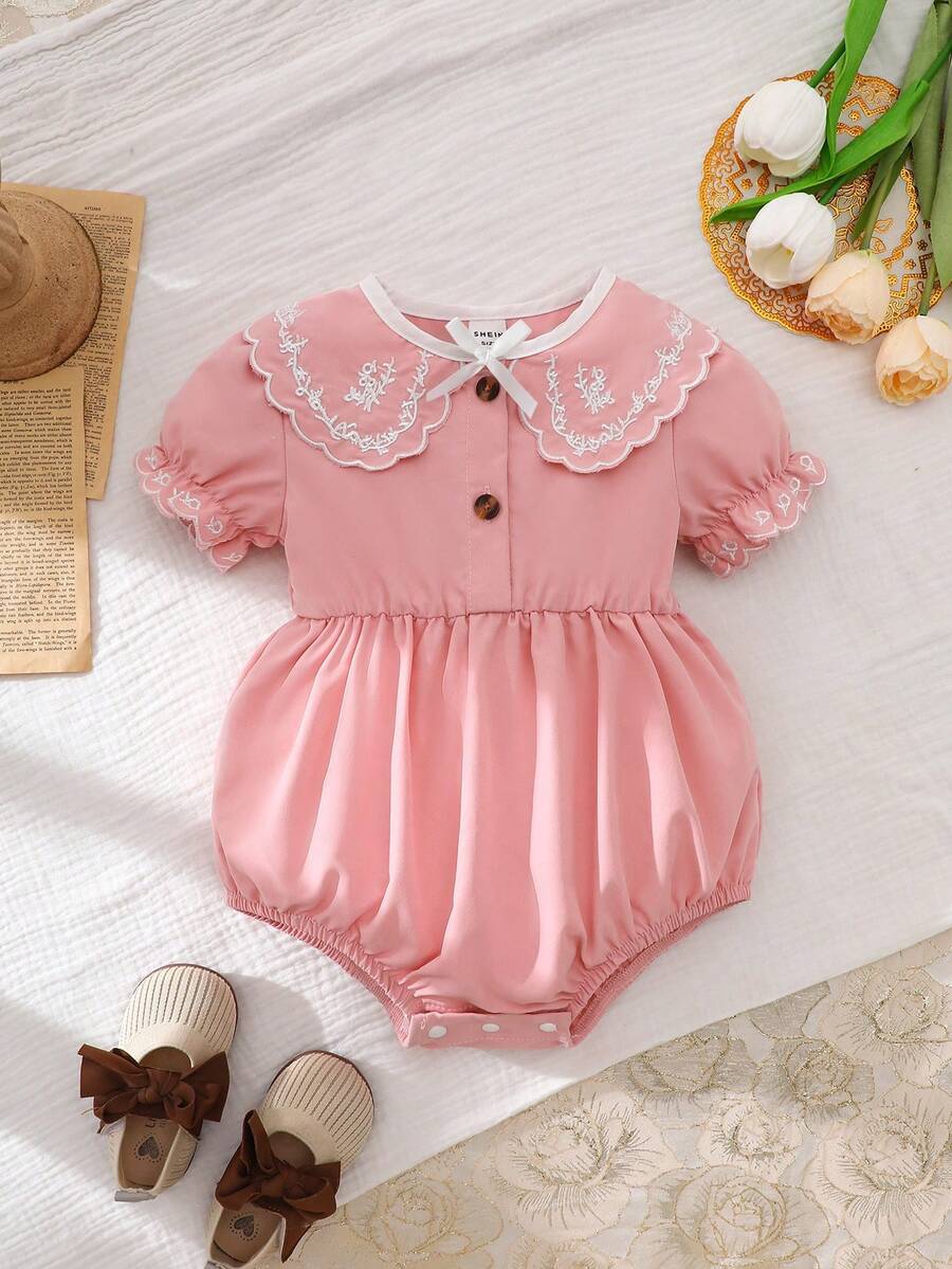 SHEIN Vintaside Kids 女婴白色短袖连体衣，领口、袖口和蝴蝶结装饰，可爱休闲夏季装扮 - 粉色 - 查看 1