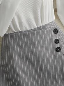 Franclia 优雅都市通勤拼接雪纺荷叶边针织弹力修身T恤，搭配灰色条纹阔腿短裙裤，二合一裤裙套装，女士春夏两件套 - 灰色 - 查看 5