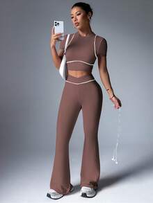 Dewbera 女士圆领撞色短袖上衣搭配不对称腰部喇叭裤休闲运动套装 - 摩卡棕 - 查看 6